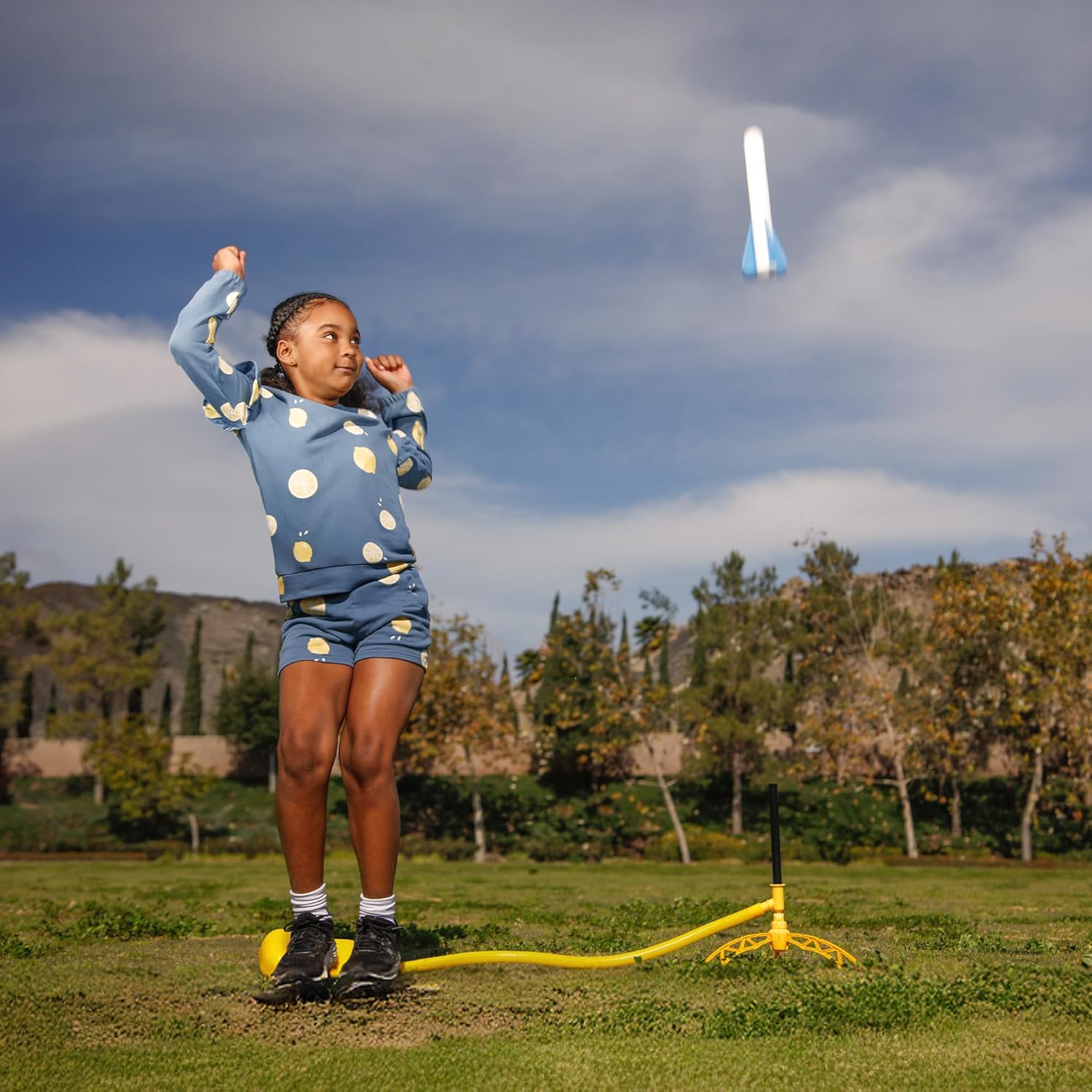 Stomp Rocket Jr Multi-Color Rocket Launcher for Kids, 8 Rockets - Fun Outdoor Kids Gifts for Boys & Girls - STEM Toy Foam Blaster Set Soars Up to 100 Feet - Ages 3 & Up